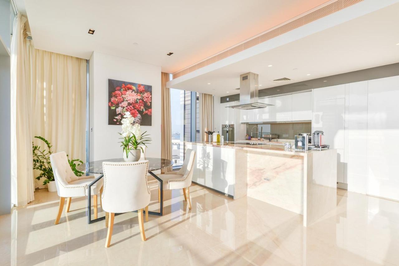 Posh 2 Bedroom Oceanfront Apt In The Heart Of Bluewaters Island ドバイ エクステリア 写真