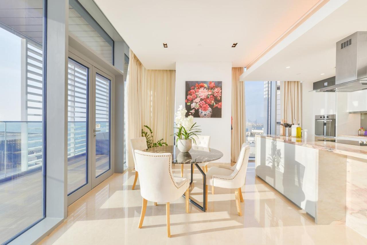 Posh 2 Bedroom Oceanfront Apt In The Heart Of Bluewaters Island ドバイ エクステリア 写真