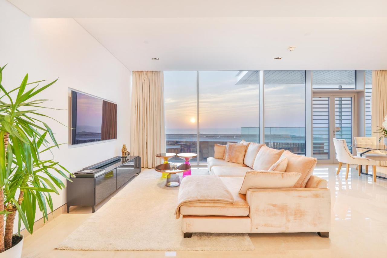 Posh 2 Bedroom Oceanfront Apt In The Heart Of Bluewaters Island ドバイ エクステリア 写真
