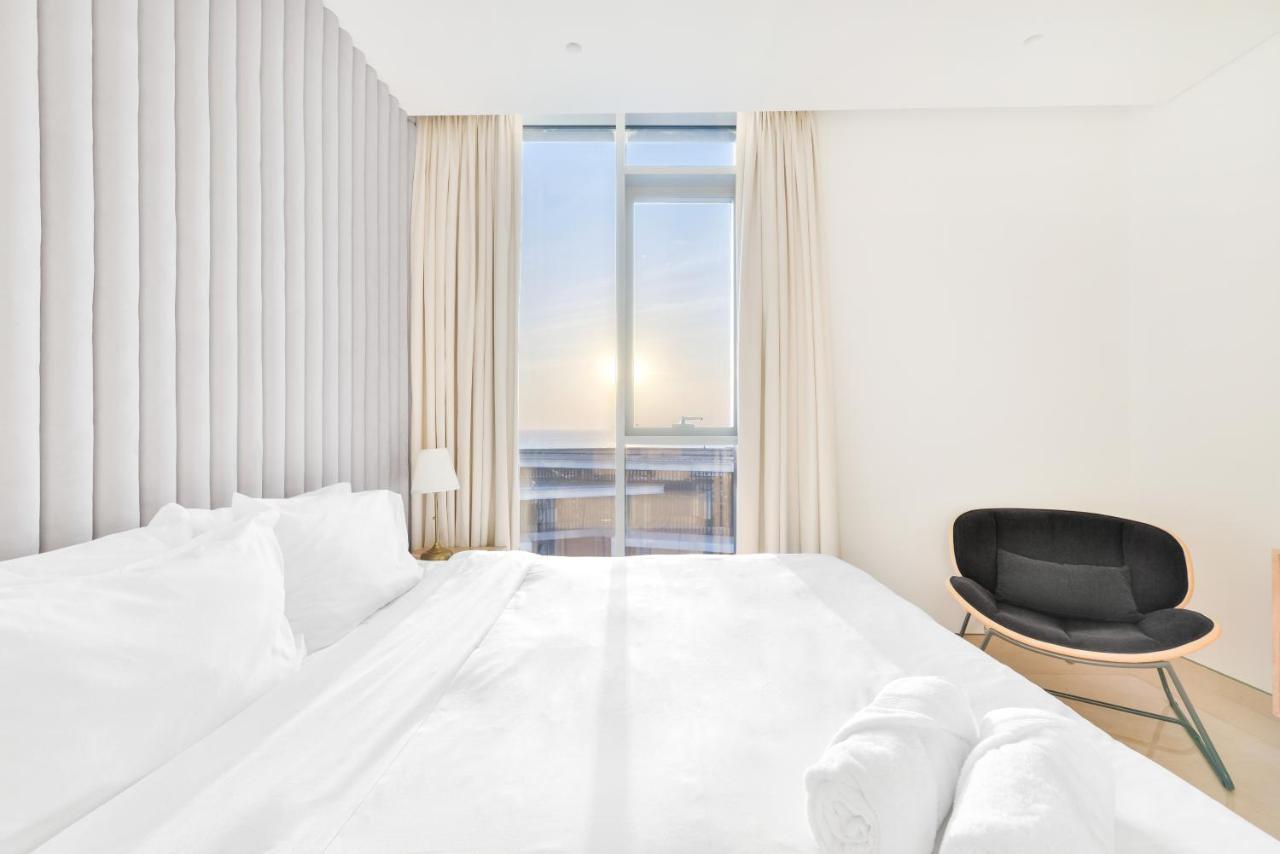 Posh 2 Bedroom Oceanfront Apt In The Heart Of Bluewaters Island ドバイ エクステリア 写真