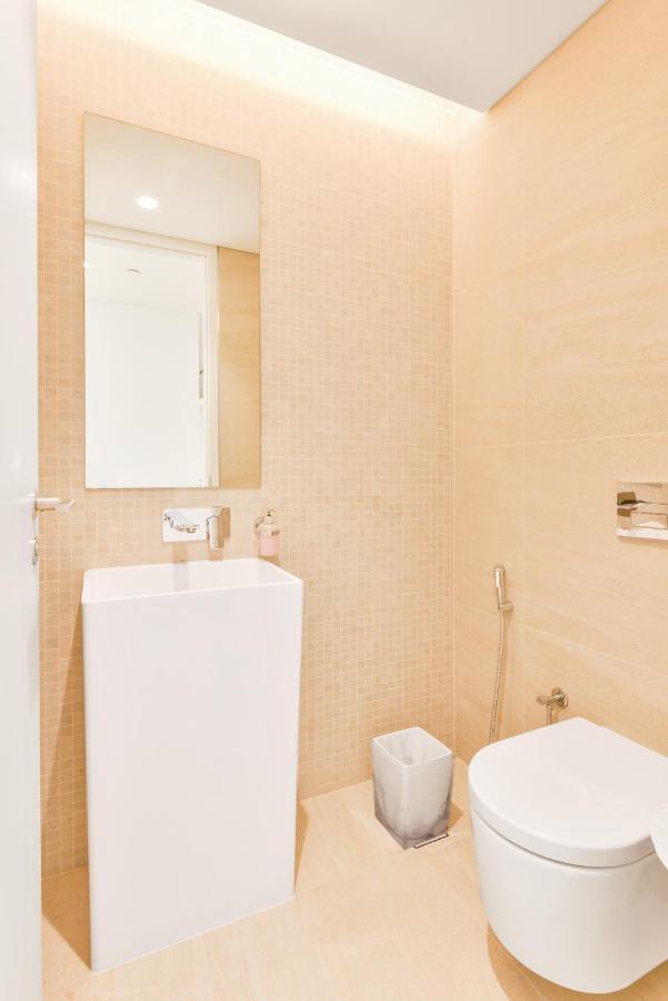 Posh 2 Bedroom Oceanfront Apt In The Heart Of Bluewaters Island ドバイ エクステリア 写真