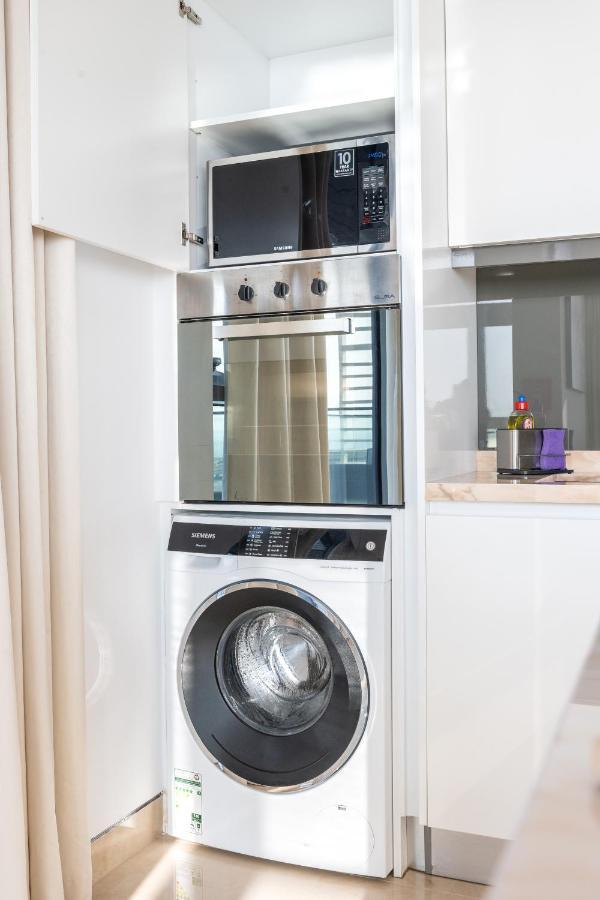 Posh 2 Bedroom Oceanfront Apt In The Heart Of Bluewaters Island ドバイ エクステリア 写真