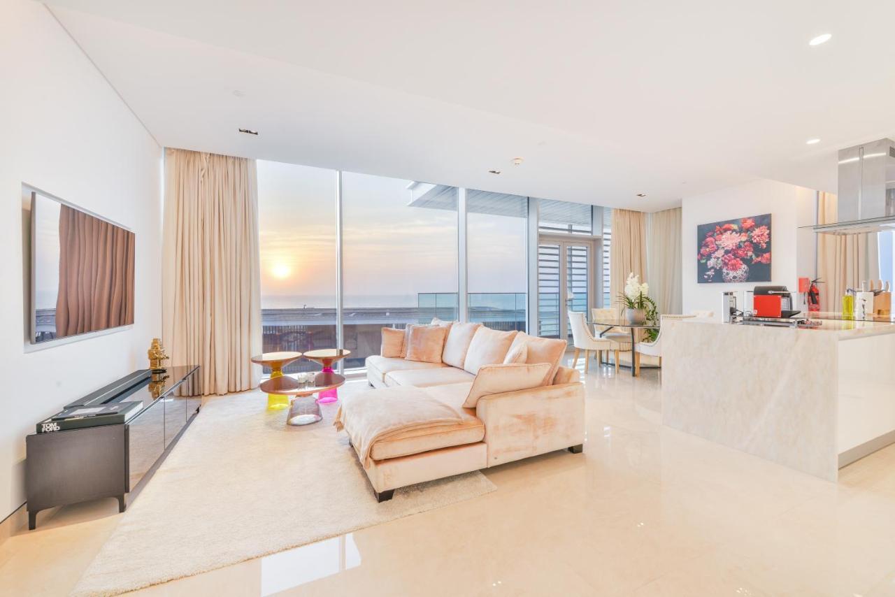 Posh 2 Bedroom Oceanfront Apt In The Heart Of Bluewaters Island ドバイ エクステリア 写真