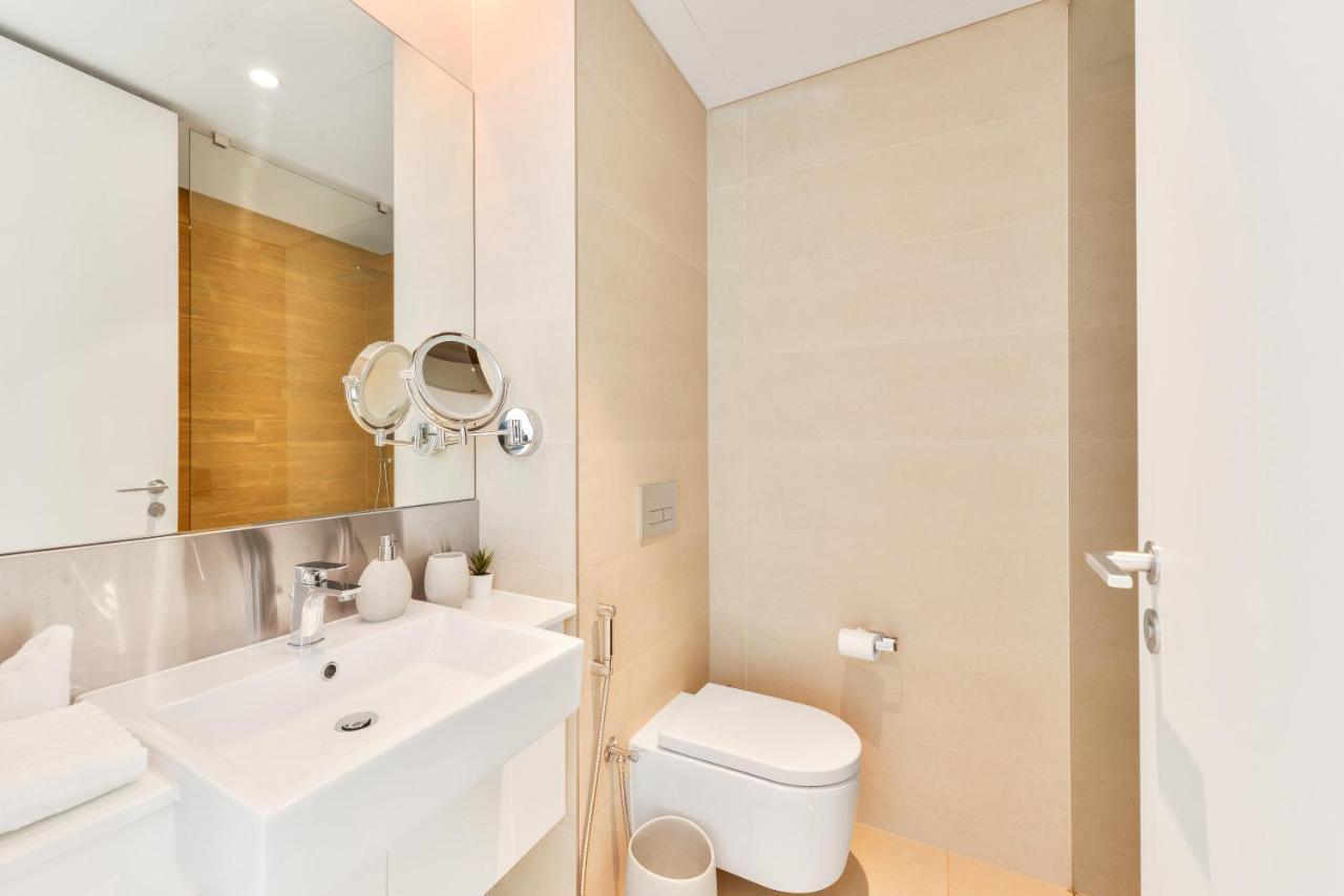 Posh 2 Bedroom Oceanfront Apt In The Heart Of Bluewaters Island ドバイ エクステリア 写真