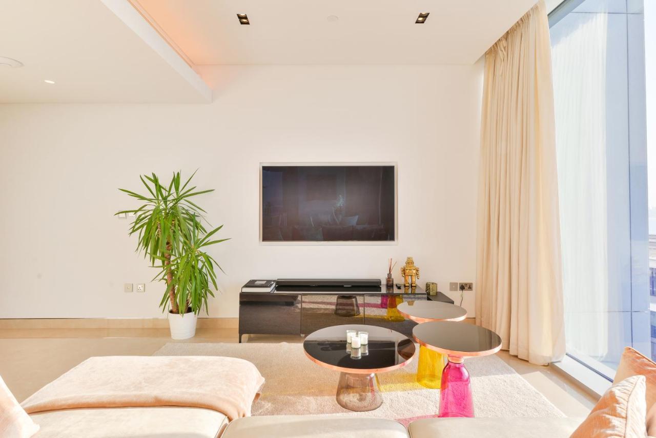 Posh 2 Bedroom Oceanfront Apt In The Heart Of Bluewaters Island ドバイ エクステリア 写真