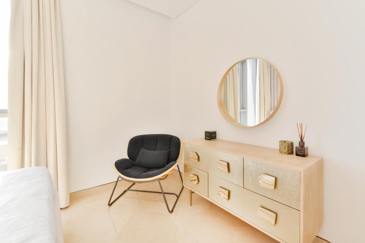 Posh 2 Bedroom Oceanfront Apt In The Heart Of Bluewaters Island ドバイ エクステリア 写真